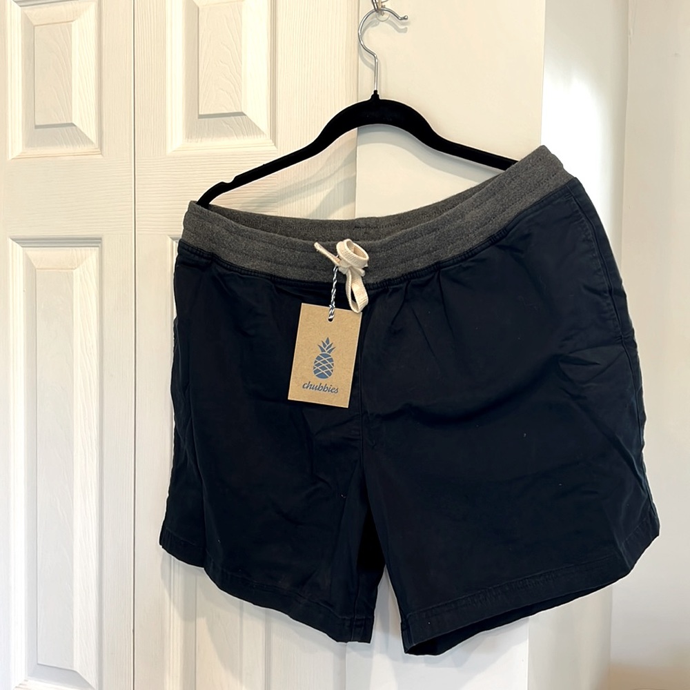 NWT Chubbies shorts in navy